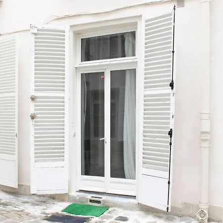 Apartment Charming And Bright In The Heart Of Paris