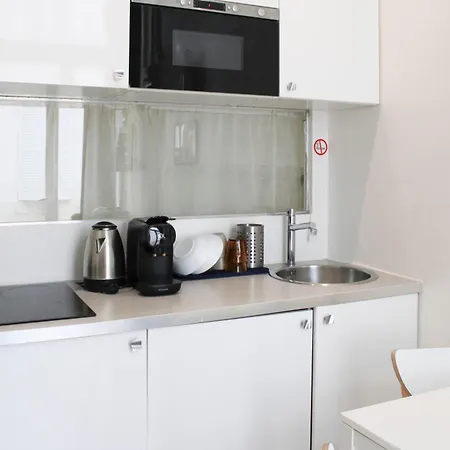 Charming And Bright In The Heart Of Apartment *