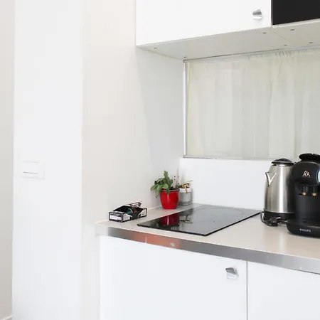 Charming And Bright In The Heart Of Apartment *